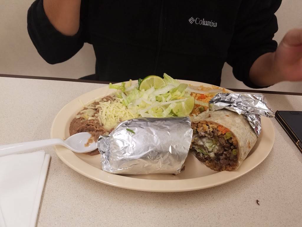 La Chiquita | restaurant | 1108 S Main St, Rockford, IL 61101, USA | 8159632997 OR +1 815-963-2997