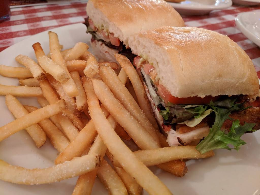 Buca di Beppo Italian Restaurant | restaurant | 16677 Southpark Center, Strongsville, OH 44136, USA | 4408466262 OR +1 440-846-6262