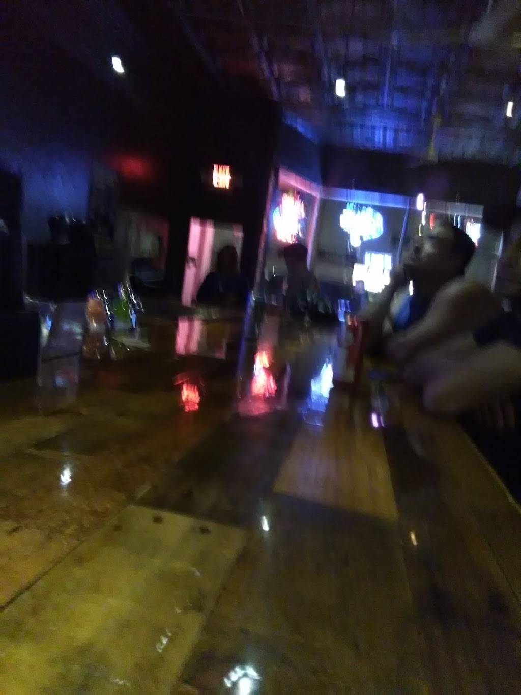 Sticks N Stones Bar & Billiards | restaurant | 218 Walnut St, Muscatine, IA 52761, USA | 5632637665 OR +1 563-263-7665