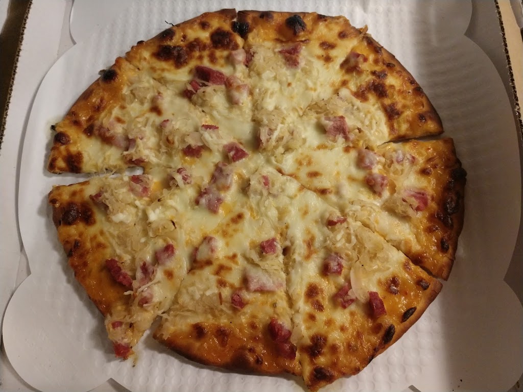 Charlis Pizza & Subs | restaurant | 111 N Prospect St, Cambridge, IL 61238, USA | 3092858191 OR +1 309-285-8191