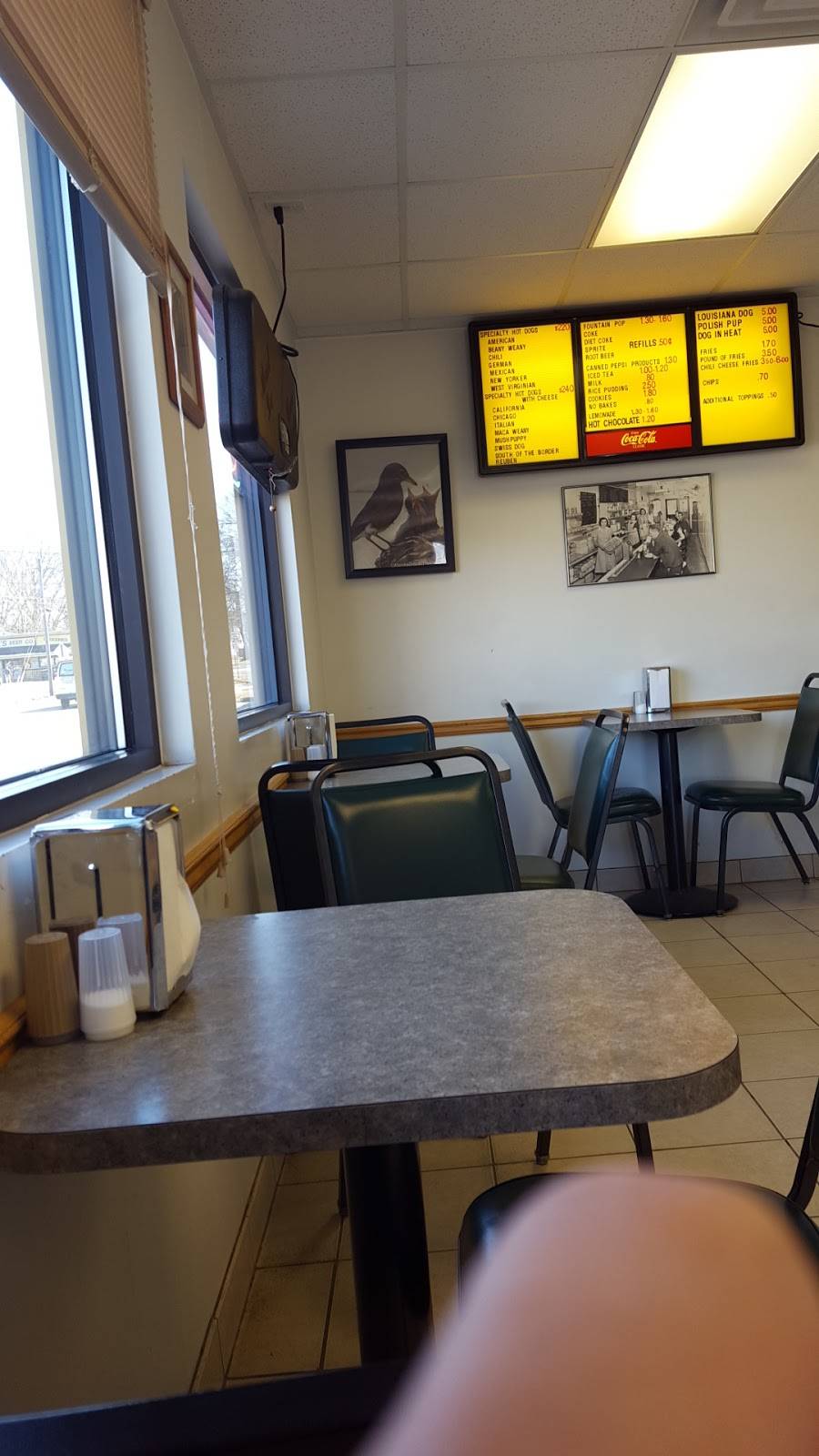 International Dog House | restaurant | 800 Lansing Ave #1, Jackson, MI 49202, USA | 5177831031 OR +1 517-783-1031