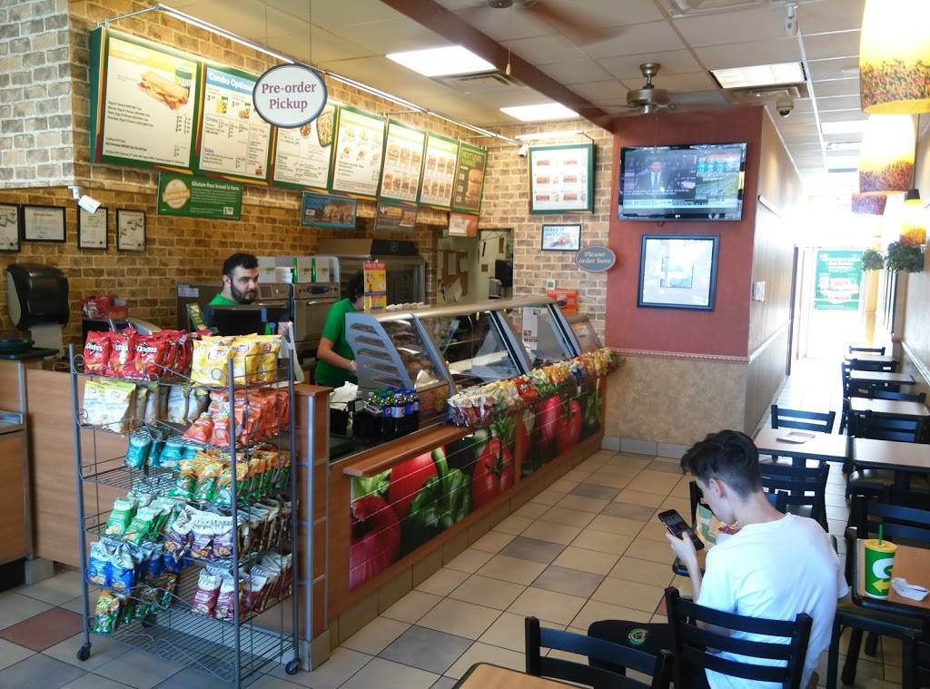Subway | restaurant | Dongate Plaza, 751 Don Mills Rd Unit 1, North York, ON M3C 1S3, Canada | 4164225333 OR +1 416-422-5333