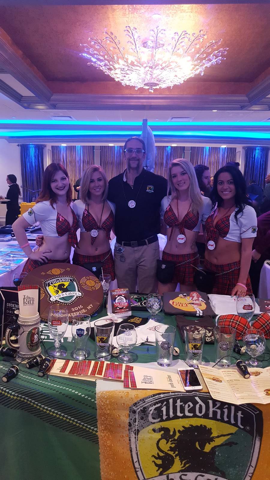 Tilted Kilt | restaurant | 1955 South Rd, Poughkeepsie, NY 12601, USA | 8452979696 OR +1 845-297-9696