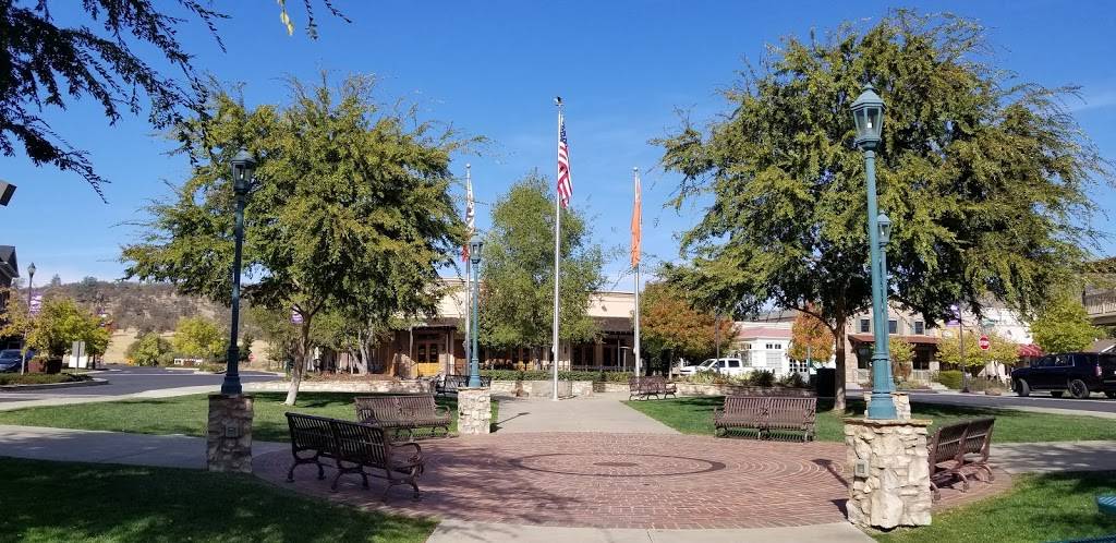 Copperopolis Town Square | restaurant | 100 Town Square Rd, Copperopolis, CA 95228, USA | 2097859700 OR +1 209-785-9700