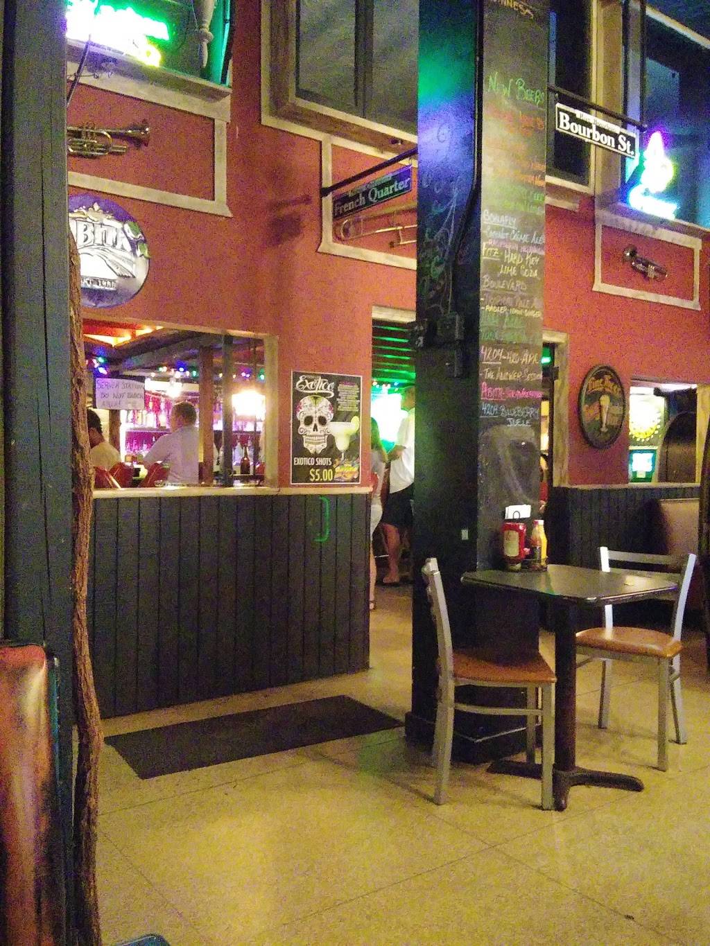 Ragin Cajun Piano Bar | restaurant | 210 W 3rd St, Alton, IL 62002, USA | 6184339119 OR +1 618-433-9119