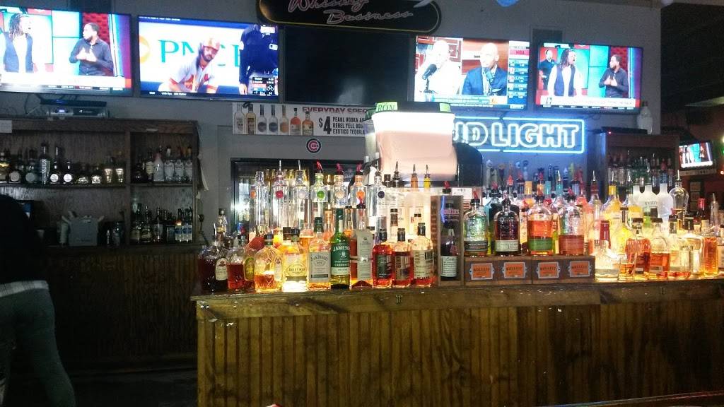 Whiskey Business Sports Bar and Entertainment | restaurant | 11915 Pendleton Pike D, Indianapolis, IN 46236, USA | 3178235078 OR +1 317-823-5078