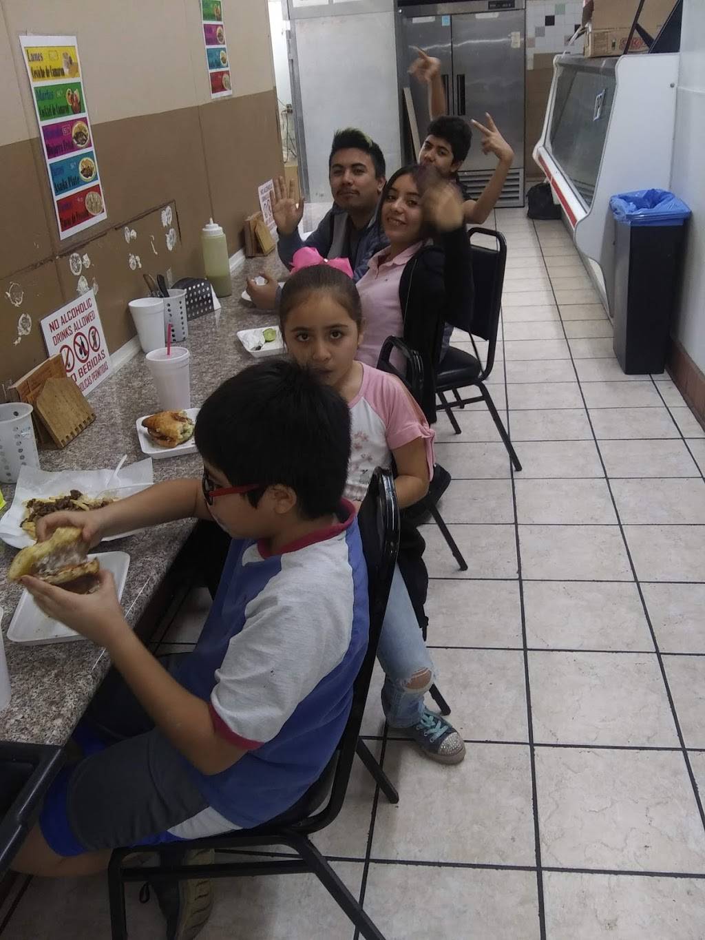 El Silencito | restaurant | 1091 Center St, Riverside, CA 92507, USA | 9513126542 OR +1 951-312-6542