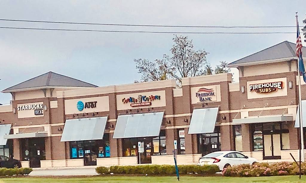 Starbucks | cafe | 380 NJ-17 S, Mahwah, NJ 07430, USA | 5515003435 OR +1 551-500-3435