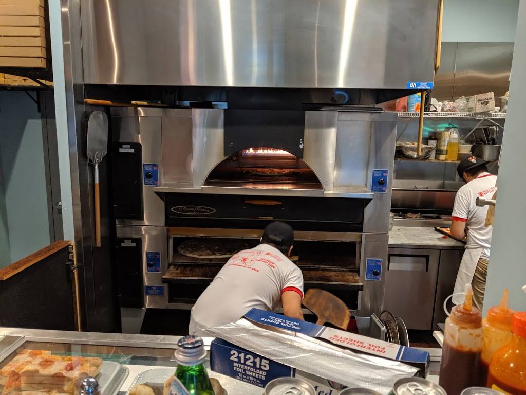 Broadway Slice | restaurant | 3932 Broadway, New York, NY 10032, USA | 6468132214 OR +1 646-813-2214