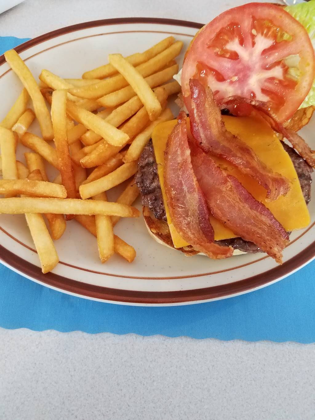 Six Chicks Scratch Kitchen | restaurant | 364 Broadway St, South Haven, MI 49090, USA | 2696377727 OR +1 269-637-7727