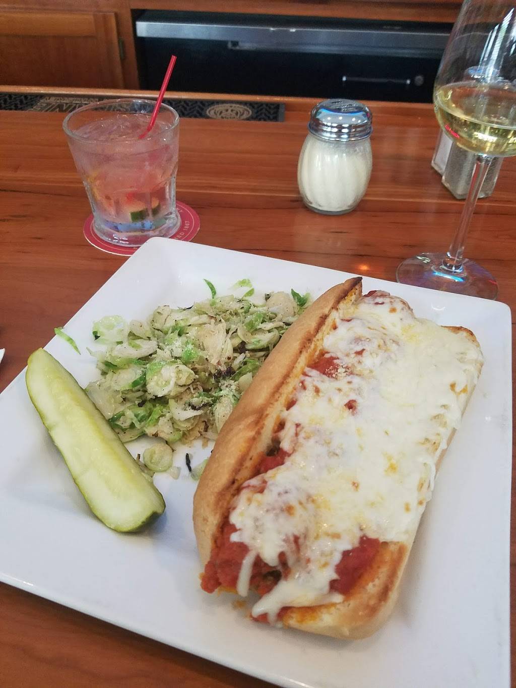 Ruschs Bar & Grill LLC | restaurant | 22 Lebanon St, Hamilton, NY 13346, USA | 3152282122 OR +1 315-228-2122