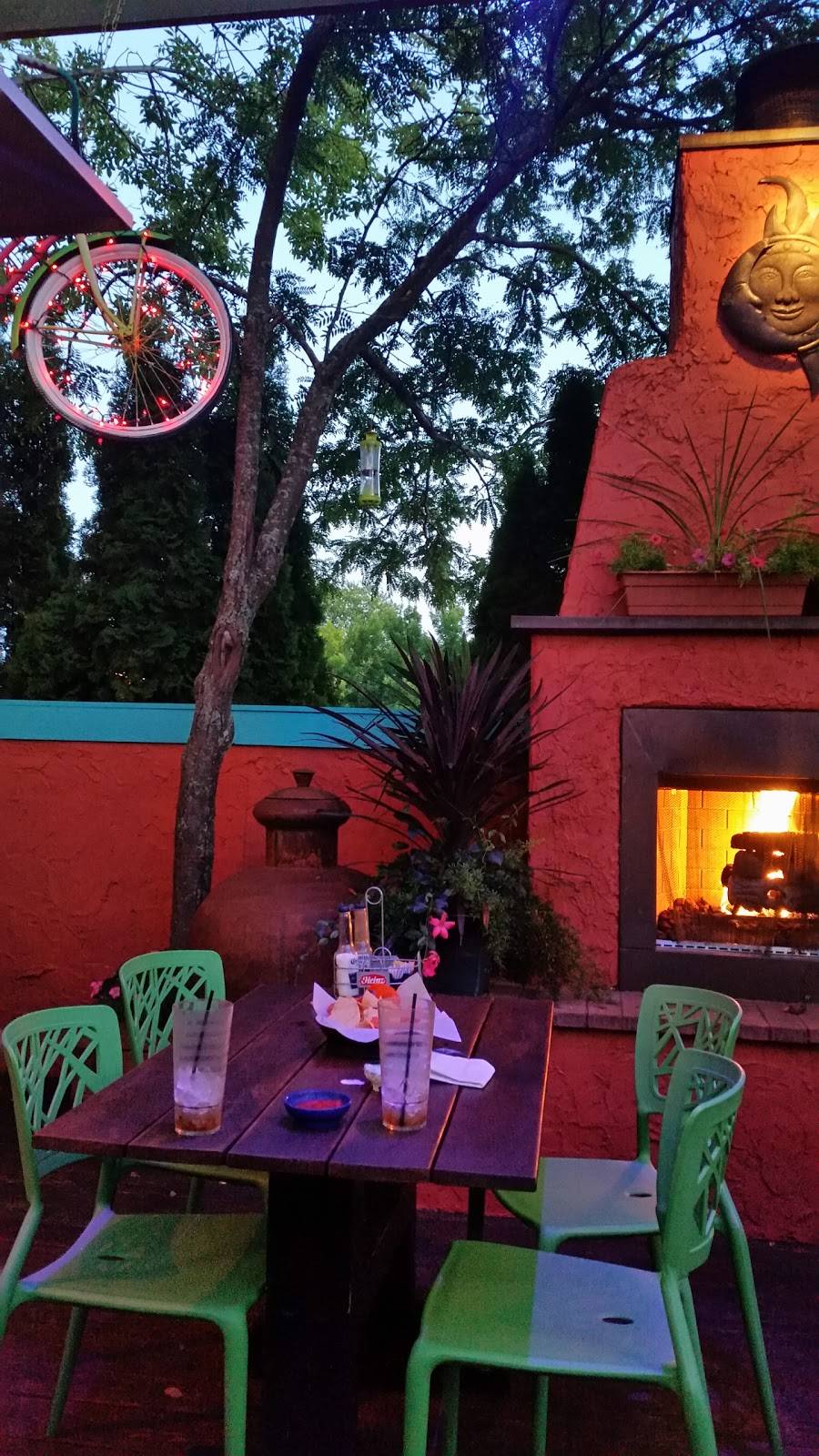 Highland House | restaurant | 12741 N Port Washington Rd, Mequon, WI 53092, USA | 2622435844 OR +1 262-243-5844