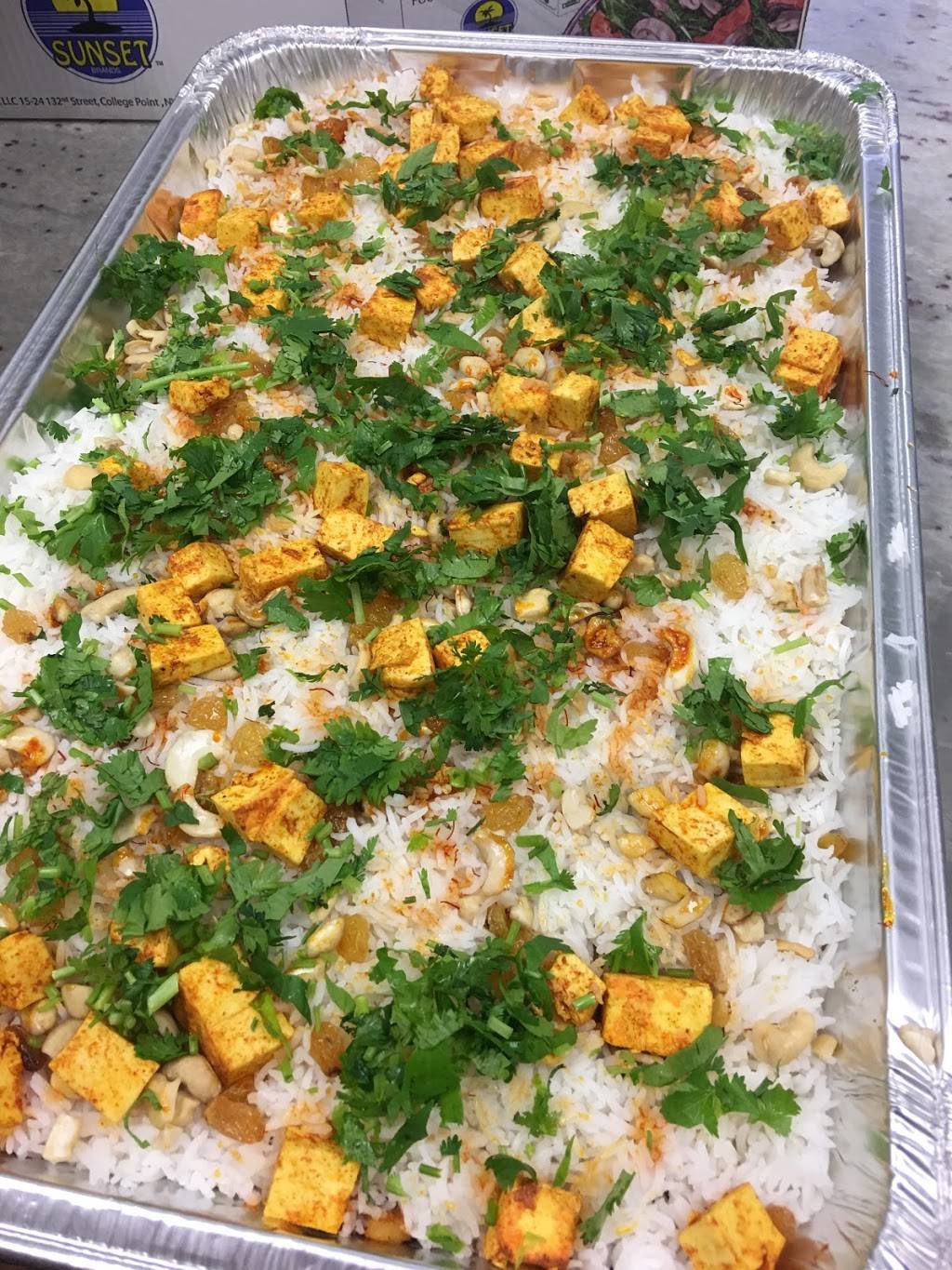 Kaminis Kitchen | restaurant | 213 Main Ave, Passaic, NJ 07055, USA | 9739783107 OR +1 973-978-3107