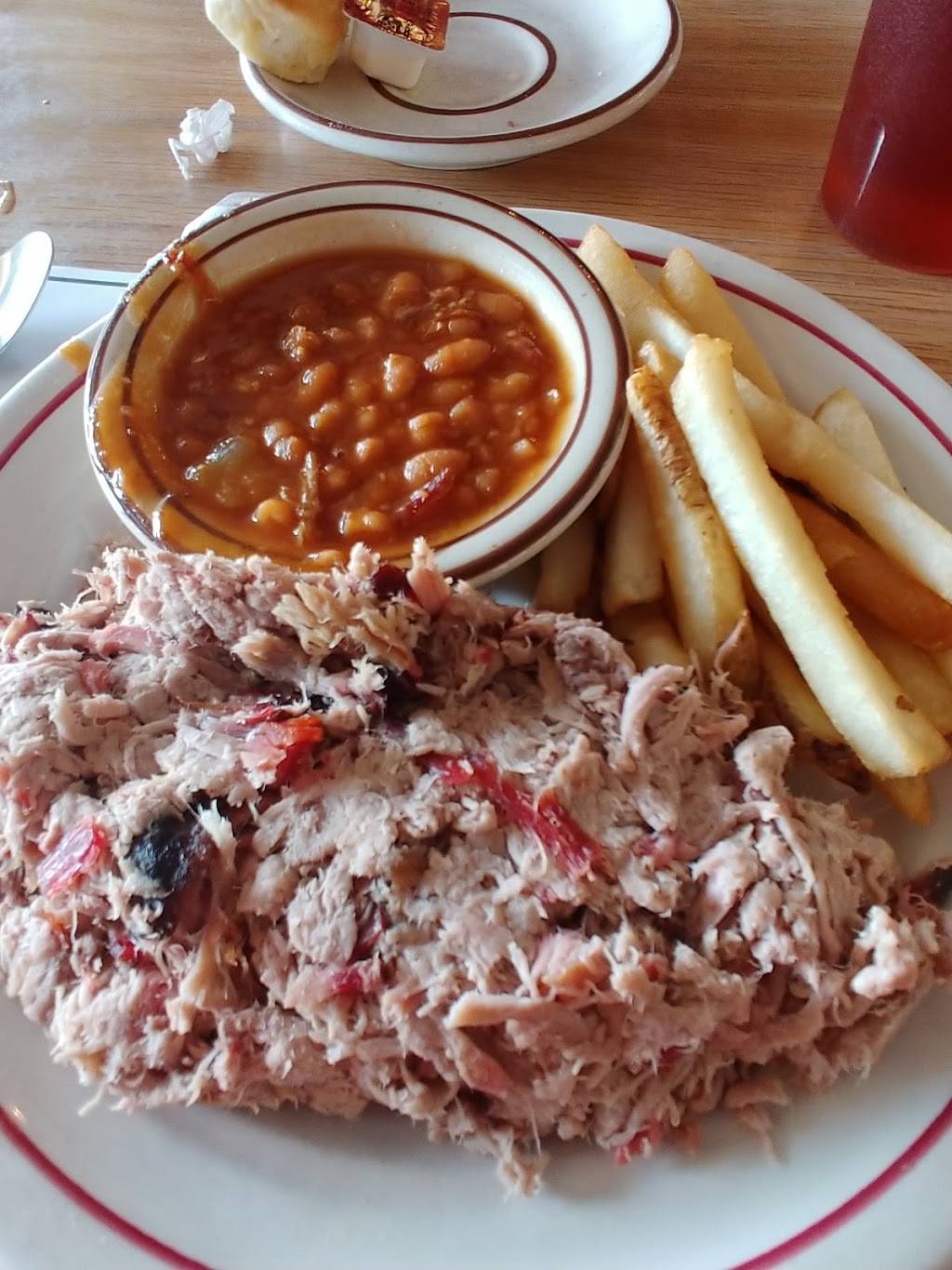 Kings Barbecue | restaurant | 2910 S Crater Rd, Petersburg, VA 23805, USA | 8047320975 OR +1 804-732-0975