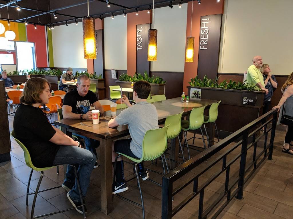 Zoës Kitchen | restaurant | 10920 Haynes Bridge Rd Suite 100, Alpharetta, GA 30022, USA | 7707725632 OR +1 770-772-5632