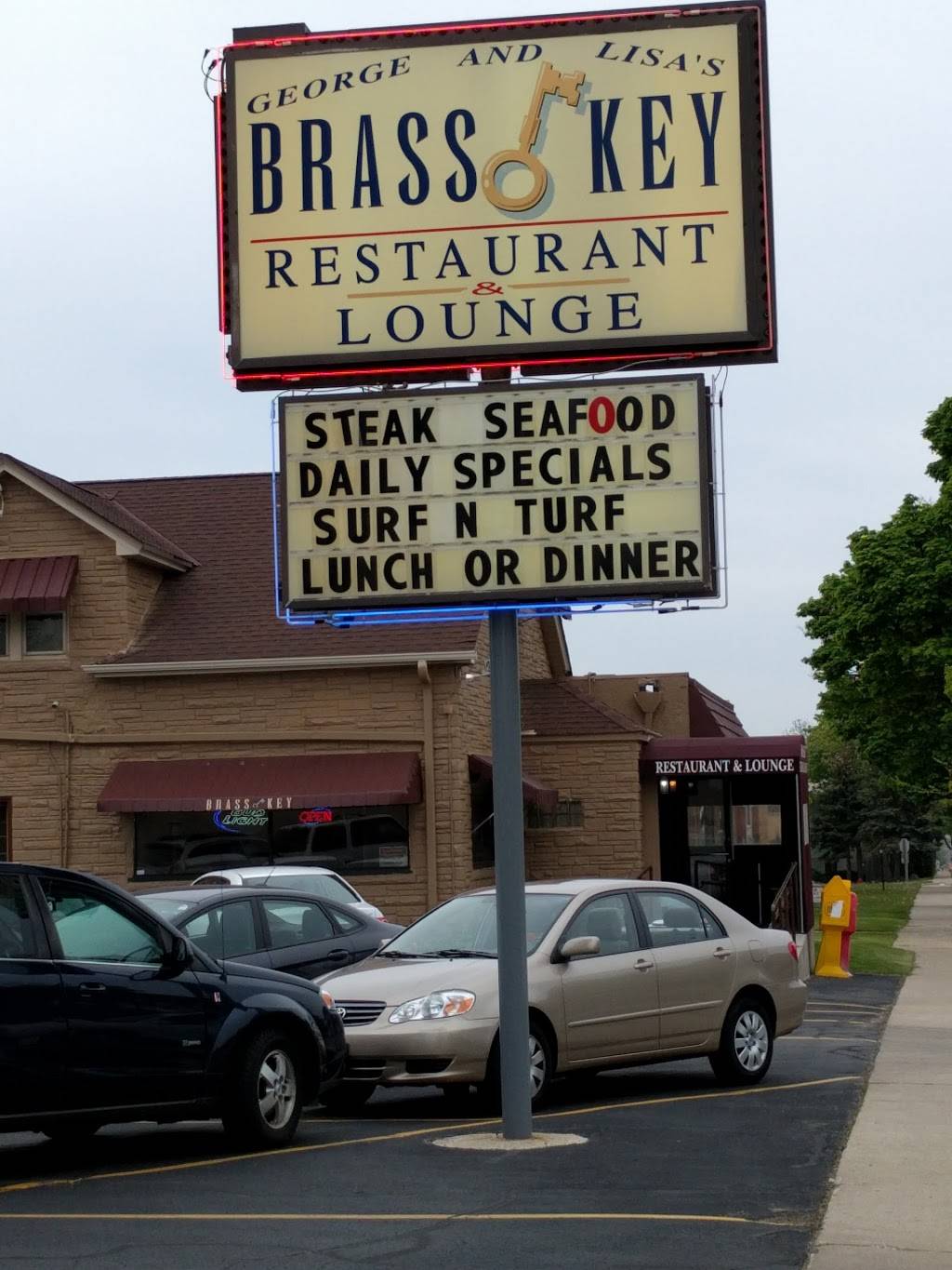 Brass Key Restaurant | night club | 4952 W Forest Home Ave, Milwaukee, WI 53219, USA | 4143217090 OR +1 414-321-7090