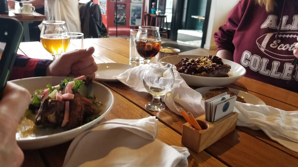 Axle Brewing Co. Livernois Tap | restaurant | 567 Livernois, Ferndale, MI 48220, USA | 2482842422 OR +1 248-284-2422