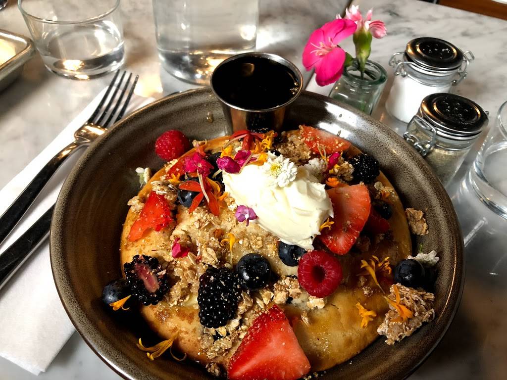 The Fitzroy | restaurant | 9 Drayton St, Savannah, GA 31401, USA | 9122105980 OR +1 912-210-5980