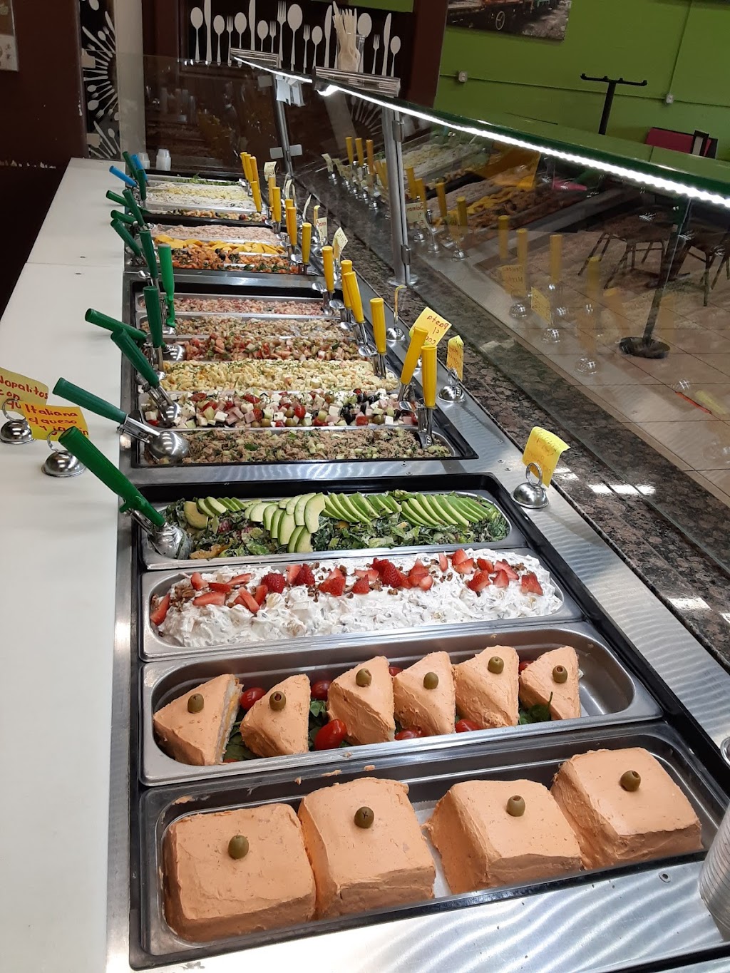 Paradise Salad | restaurant | 401 Shiloh Dr, Laredo, TX 78045, USA | 9567250801 OR +1 956-725-0801