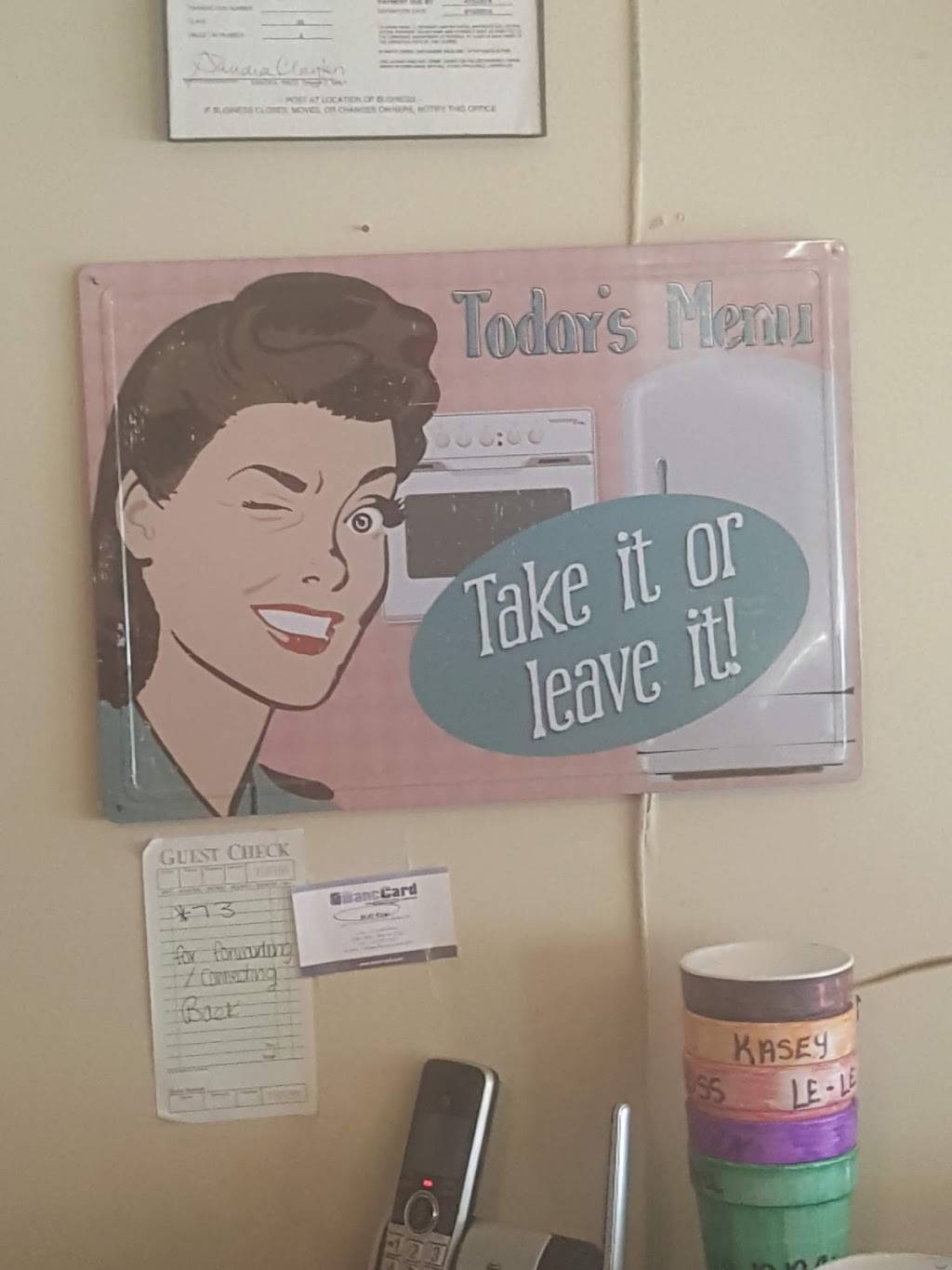 Southern Skillet | restaurant | 101 N Park St, Hohenwald, TN 38462, USA | 9312953280 OR +1 931-295-3280