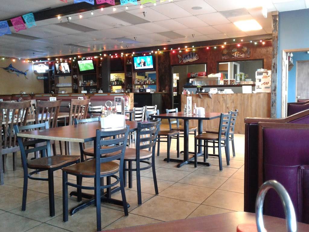 Fiesta del Mar Restaurant | restaurant | 190 Barrington Rd, Streamwood, IL 60107, USA | 6308237584 OR +1 630-823-7584