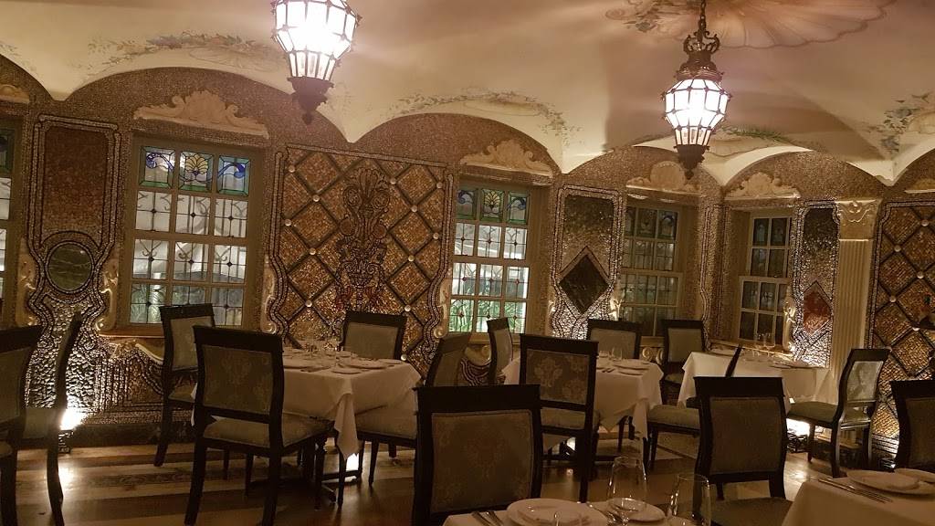 Giannis At The Former Versace Mansion | restaurant | 1116 Ocean Dr, Miami Beach, FL 33139, USA | 7864852200 OR +1 786-485-2200