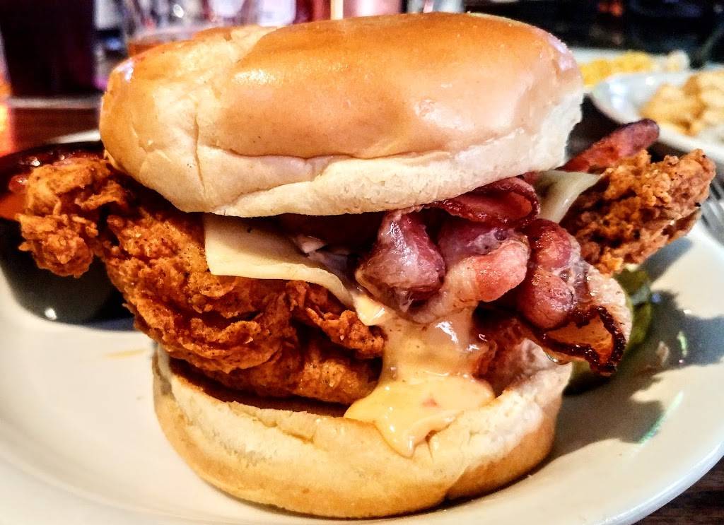 The Peanut | restaurant | 1731 S Mur-Len Rd, Olathe, KS 66062, USA | 9138391579 OR +1 913-839-1579