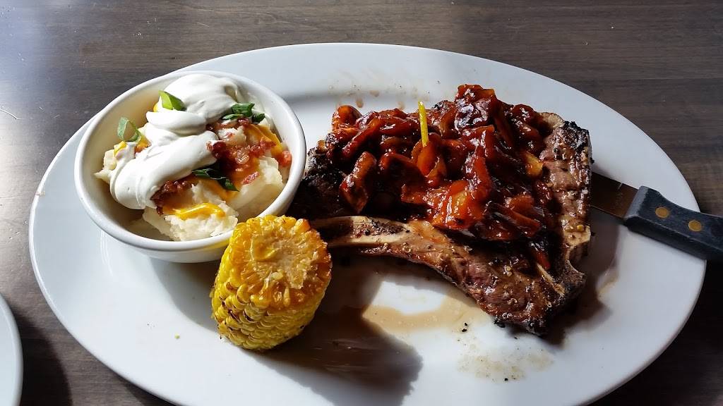 Chucks Roadhouse Bar & Grill | restaurant | Westside Business Centre, 224 Centennial Rd, Orangeville, ON L9W 5K2, Canada | 5199412240 OR +1 519-941-2240