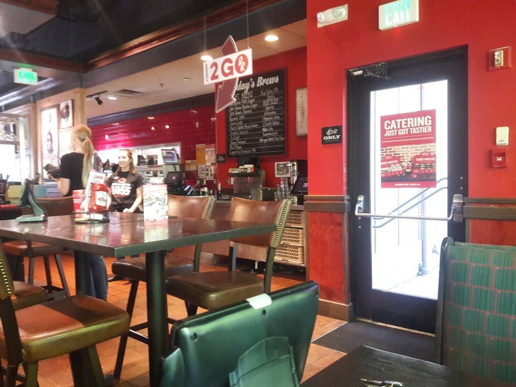 Red Robin Gourmet Burgers and Brews | restaurant | 18029 Garden Way NE, Woodinville, WA 98072, USA | 4254886300 OR +1 425-488-6300