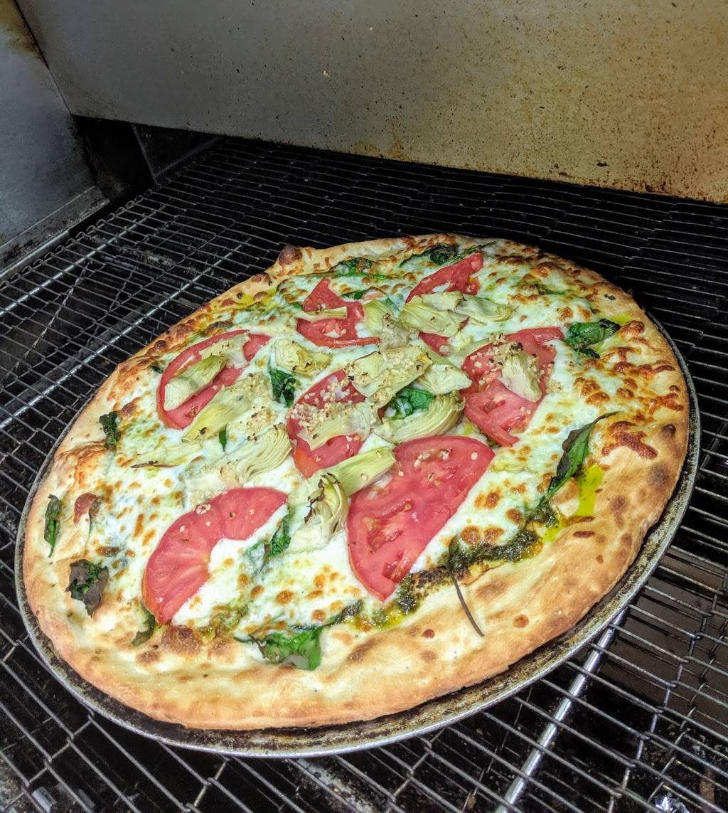 Luckys Pizza and Subhouse | restaurant | 9610, 815 Ocean Trail, Corolla, NC 27927, USA | 2525973222 OR +1 252-597-3222