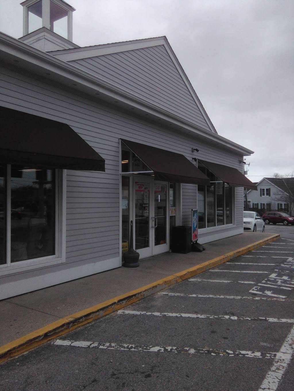 Dunkin | bakery | 16 East Main St, West Yarmouth, MA 02673, USA | 5088620124 OR +1 508-862-0124