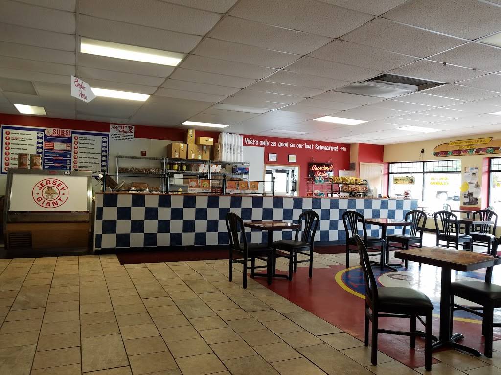 Jersey Giant Submarines | meal takeaway | 516 S Clinton St, Grand Ledge, MI 48837, USA | 5176224855 OR +1 517-622-4855