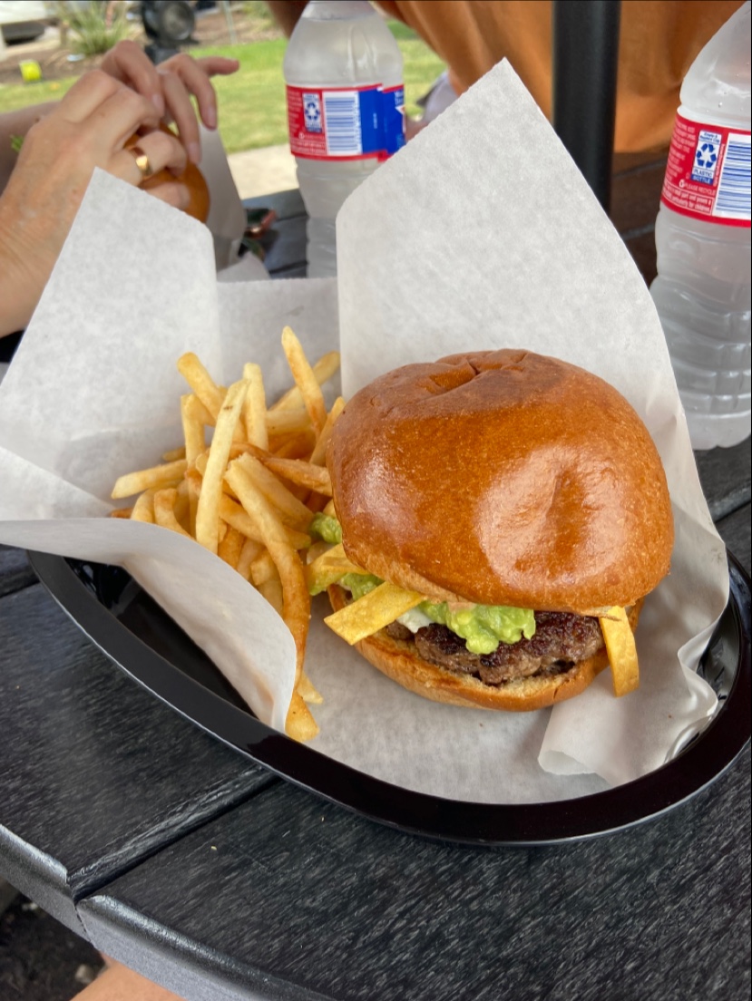 That Burger | restaurant | 10901 Domain Dr, Austin, TX 78758, USA | 3472606057 OR +1 347-260-6057