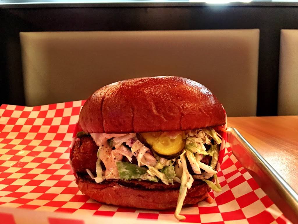 Fry the Coop | restaurant | 5128 W 95th St, Oak Lawn, IL 60453, USA | 7085768645 OR +1 708-576-8645