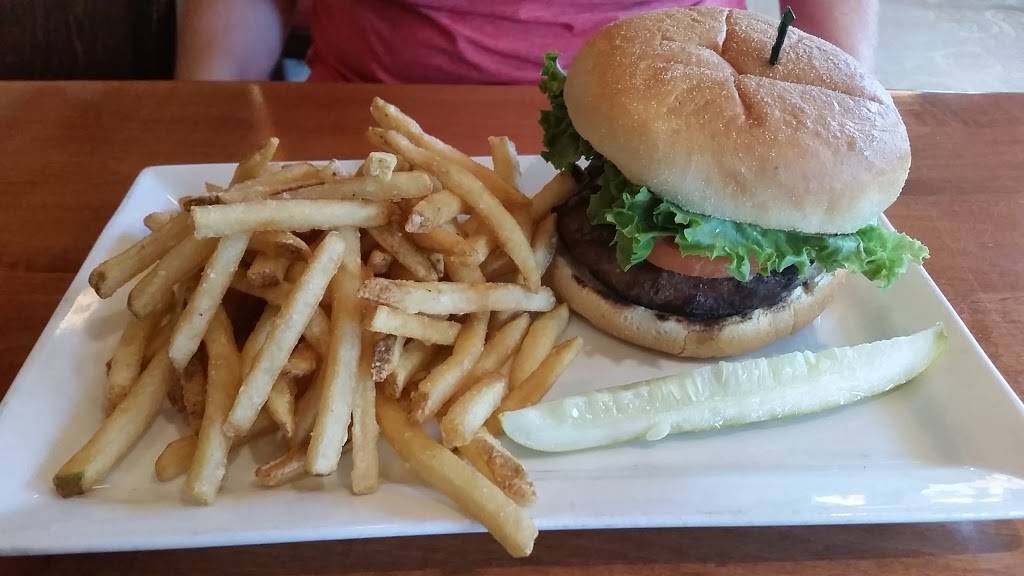 Black Cap Grille | restaurant | 1498 White Mountain Hwy, North Conway, NH 03860, USA | 6033562225 OR +1 603-356-2225