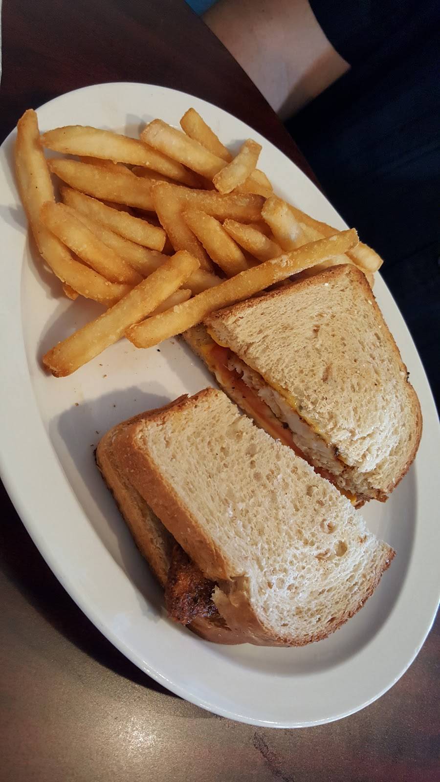 The Catch Restaurant & Bar | restaurant | 102041 Overseas Hwy, Key Largo, FL 33037, USA | 3052044143 OR +1 305-204-4143