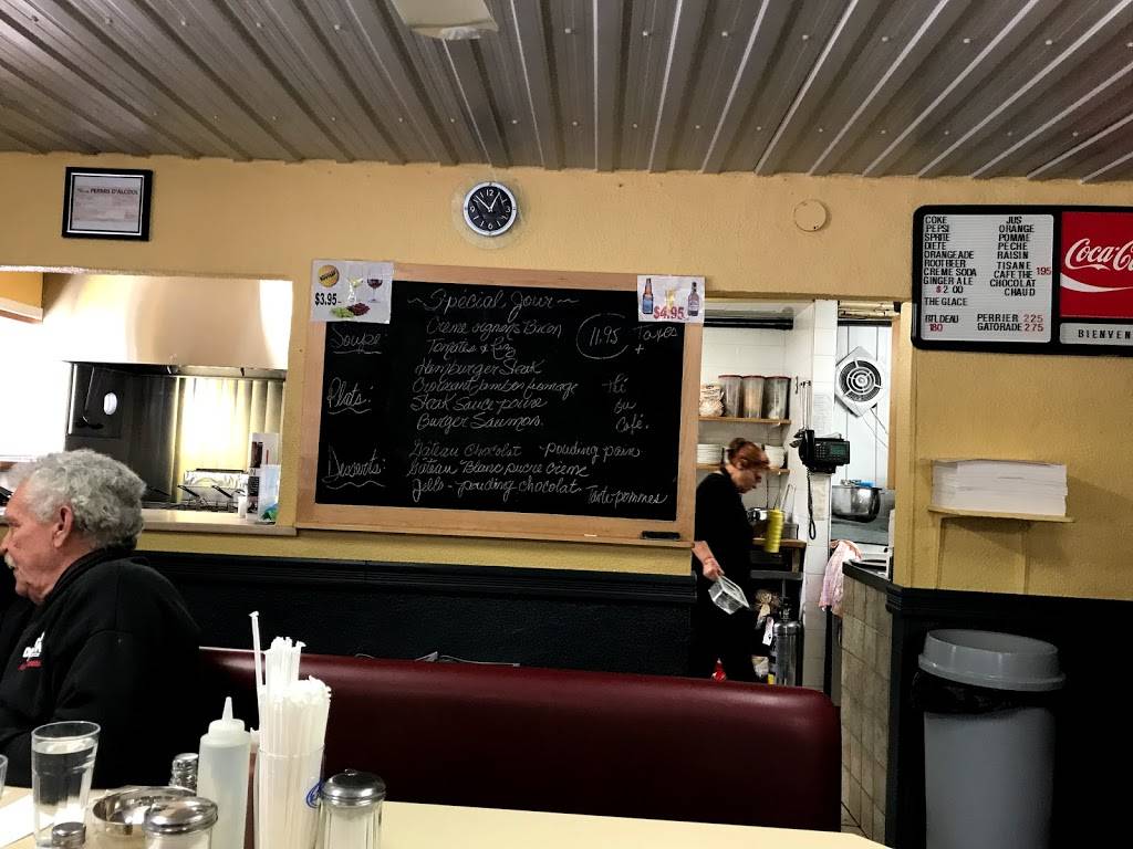 Casse-Croute Chez Claudette | restaurant | 150 Chemin de Ste Marguerite, Sainte-Marguerite-du-Lac-Masson, QC J0T 1L0, Canada | 4502282633 OR +1 450-228-2633