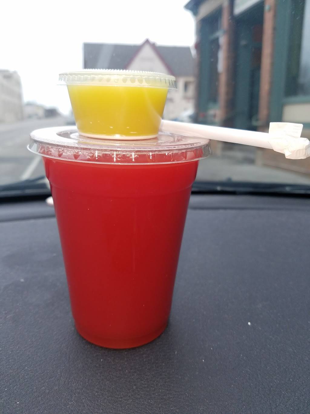 The Juice Kitchen | restaurant | 1617 W North Ave, Milwaukee, WI 53205, USA | 4148978635 OR +1 414-897-8635