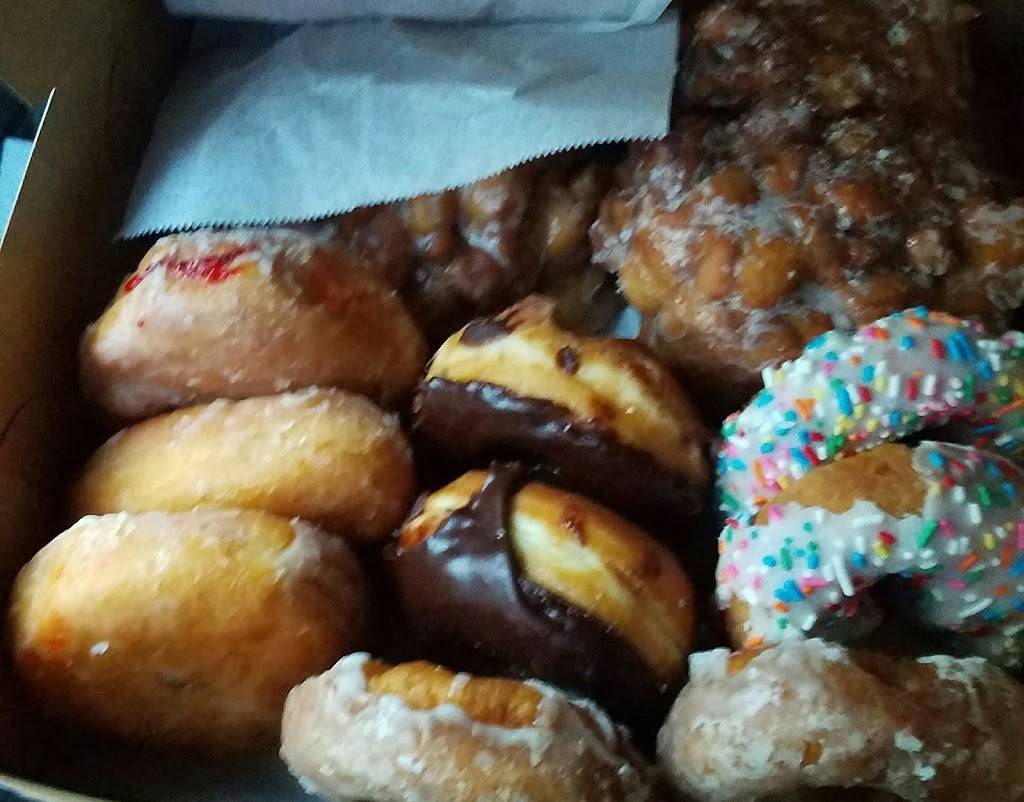 Tas-t-o Donuts | restaurant | 2209 E Silver Springs Blvd, Ocala, FL 34470, USA | 3526227657 OR +1 352-622-7657