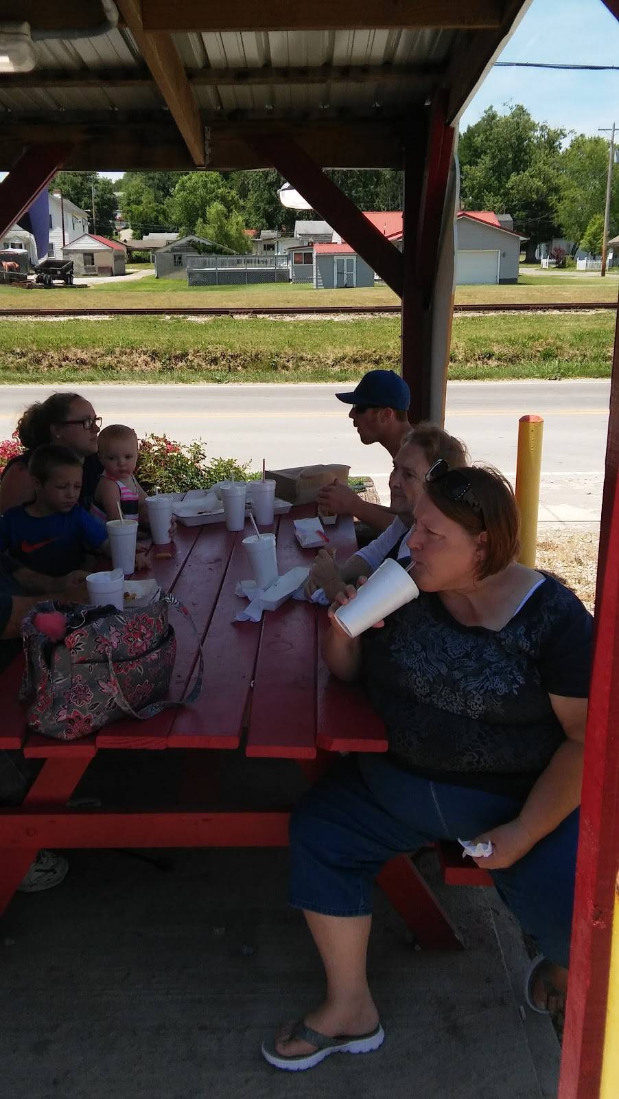 Kalis Shake Shak | restaurant | 415 Front St, Oak Hill, OH 45656, USA | 7406820777 OR +1 740-682-0777