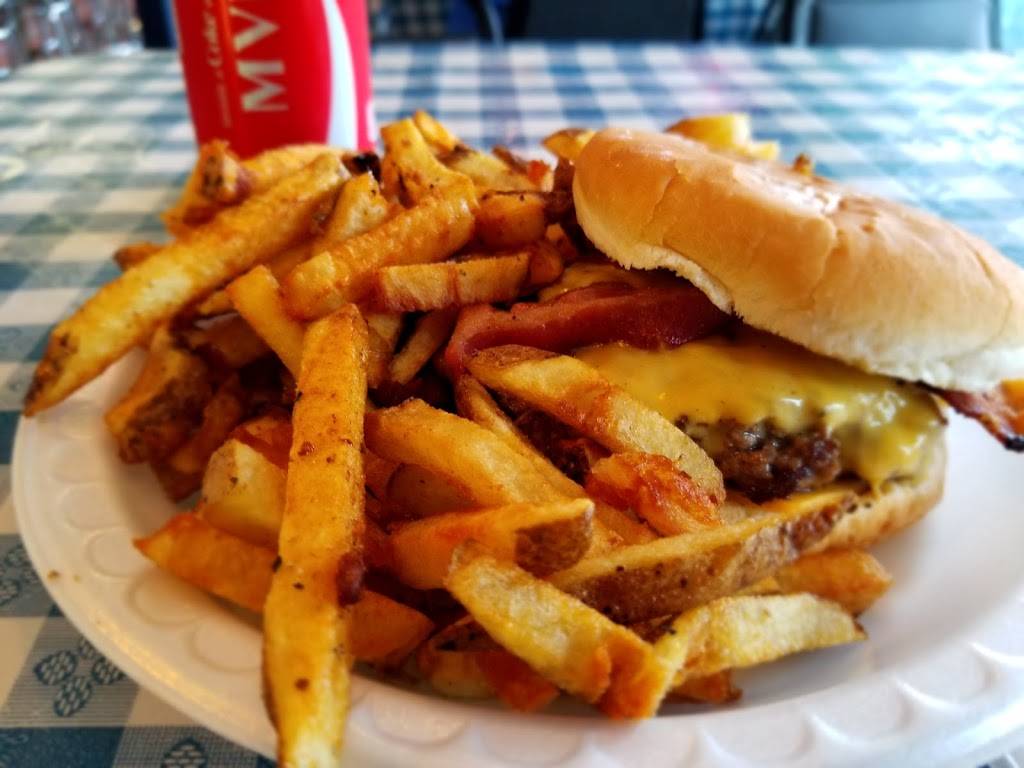 Steves Burgers | restaurant | 506 US-46, Garfield, NJ 07026, USA | 9737721770 OR +1 973-772-1770