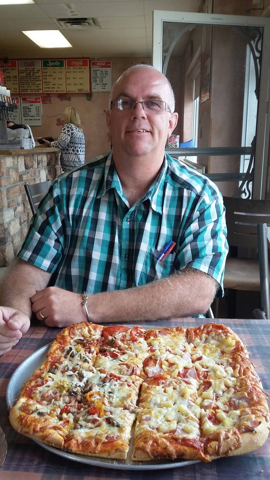 Ten-Der Pizza | restaurant | 167 10th St, Hanover, ON N4N 1N6, Canada | 5193644055 OR +1 519-364-4055