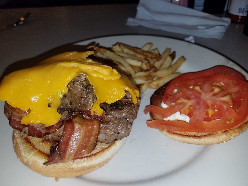 CJS Kitchen & Grille | restaurant | 2100 W Garden St, Pensacola, FL 32502, USA | 8504359543 OR +1 850-435-9543