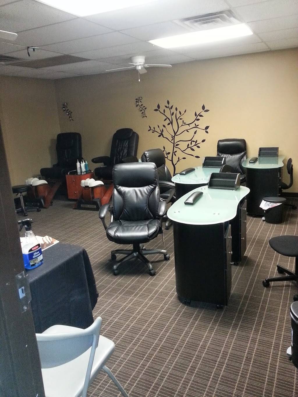 Radiant FX Salon & Day Spa | restaurant | 3808 1st Ave NE, Cedar Rapids, IA 52402, USA | 3195315985 OR +1 319-531-5985