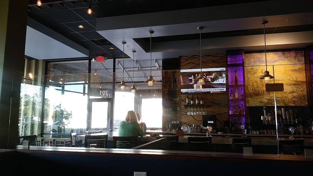 2 Creeks Bar & Grill | restaurant | 74 capulet Dr Suite 201, St. Augustine, FL 32092, USA | 9042173230 OR +1 904-217-3230