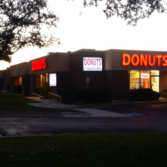 Spring Valley Donuts | restaurant | 4388 Spring Valley Rd, Dallas, TX 75244, USA | 9722330630 OR +1 972-233-0630