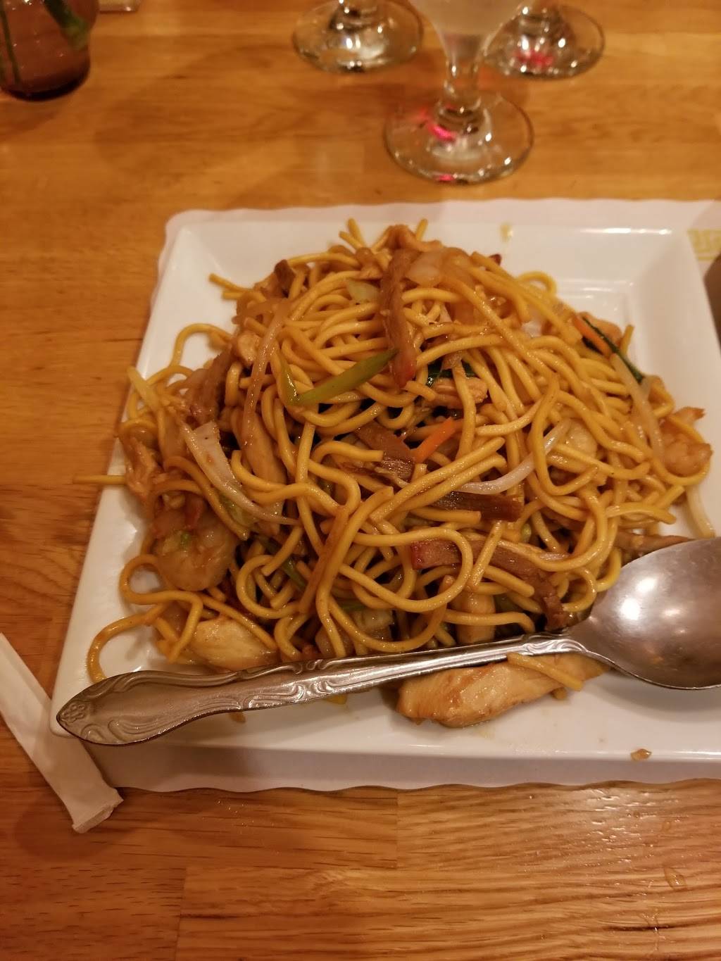 Mr. Chefs Restaurant | restaurant | 490 Washington St, Stoughton, MA 02072, USA | 7813418838 OR +1 781-341-8838