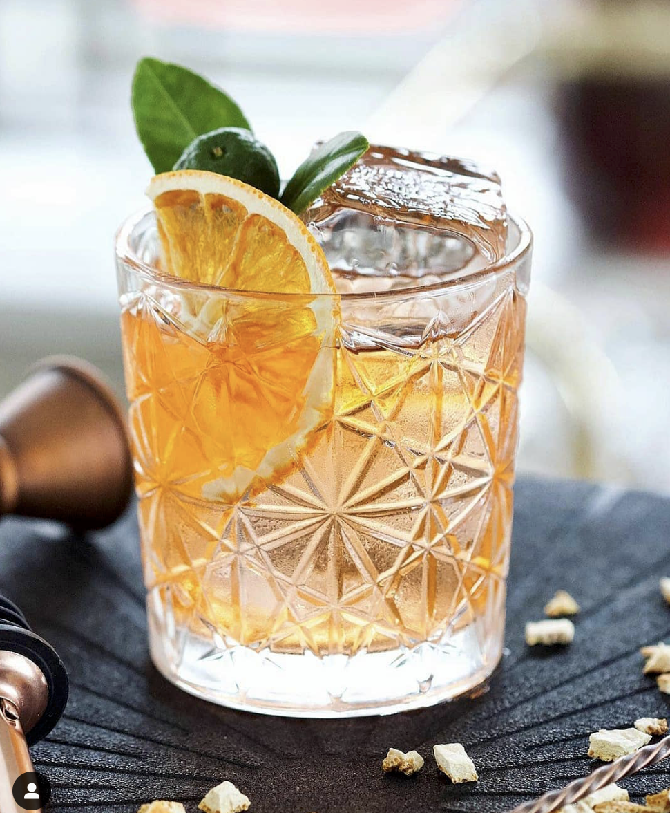 BLU HWY | restaurant | 5070 Main St, Kansas City, MO 64112, USA | 8163575070 OR +1 816-357-5070