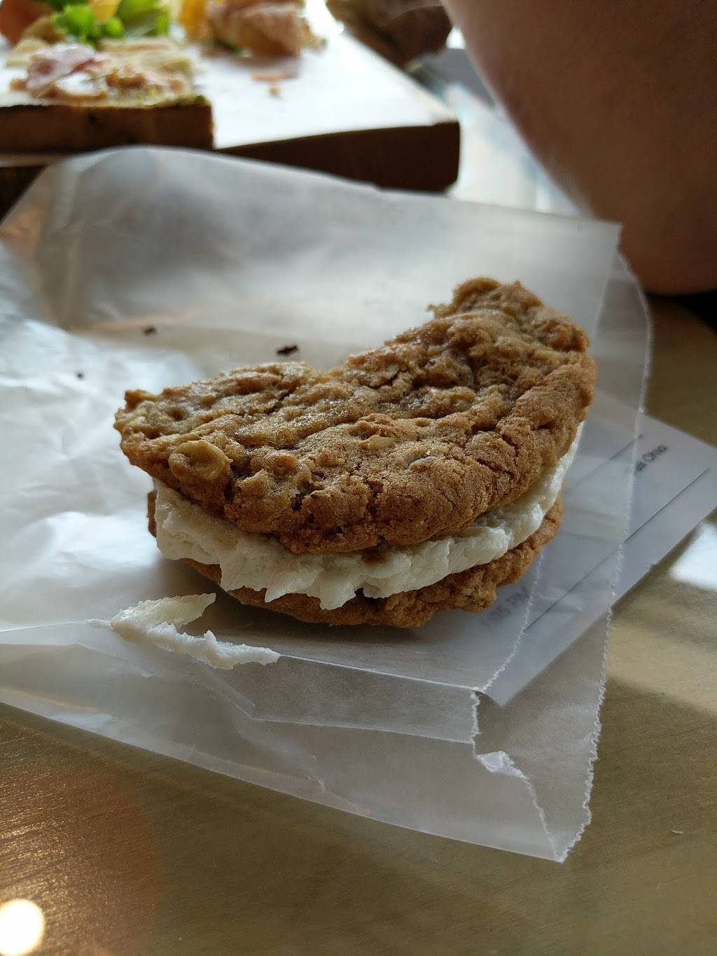 Deli Ohio | restaurant | 328 Walnut Ave NE, Canton, OH 44702, USA | 3304537777 OR +1 330-453-7777