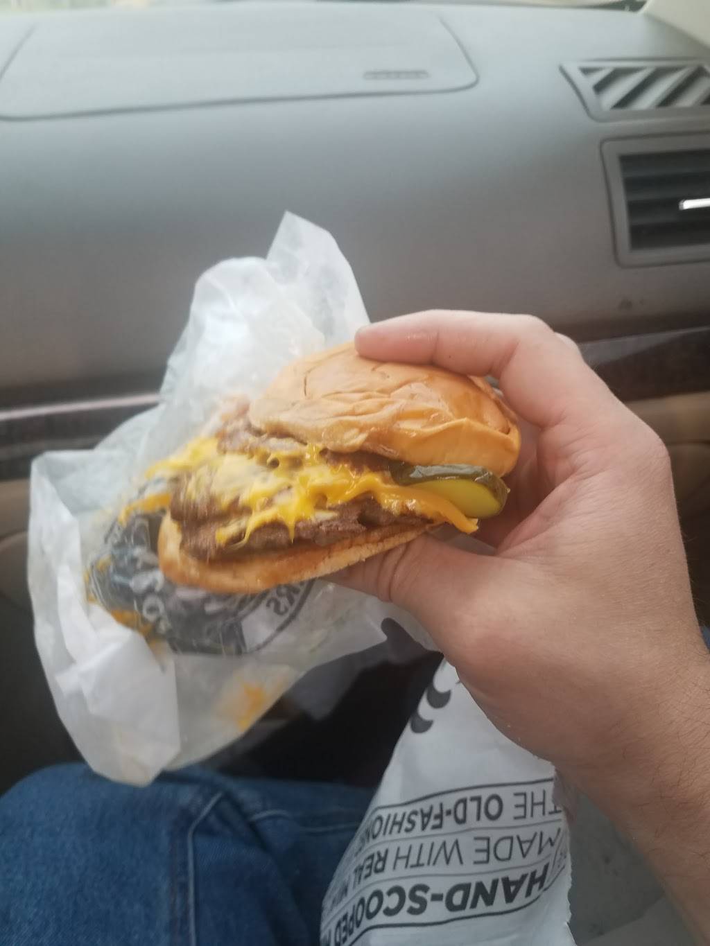 Steak n Shake | restaurant | 1015 James Ave, Bedford, IN 47421, USA | 8122755616 OR +1 812-275-5616